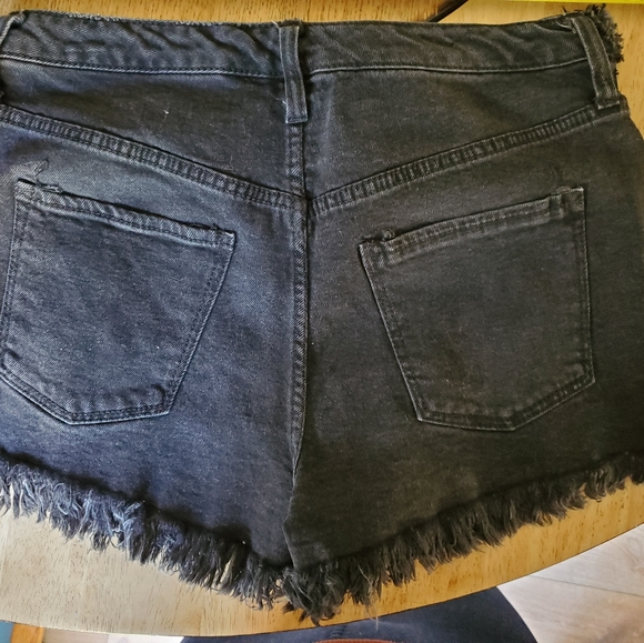 Shorts - Picture 7 of 7